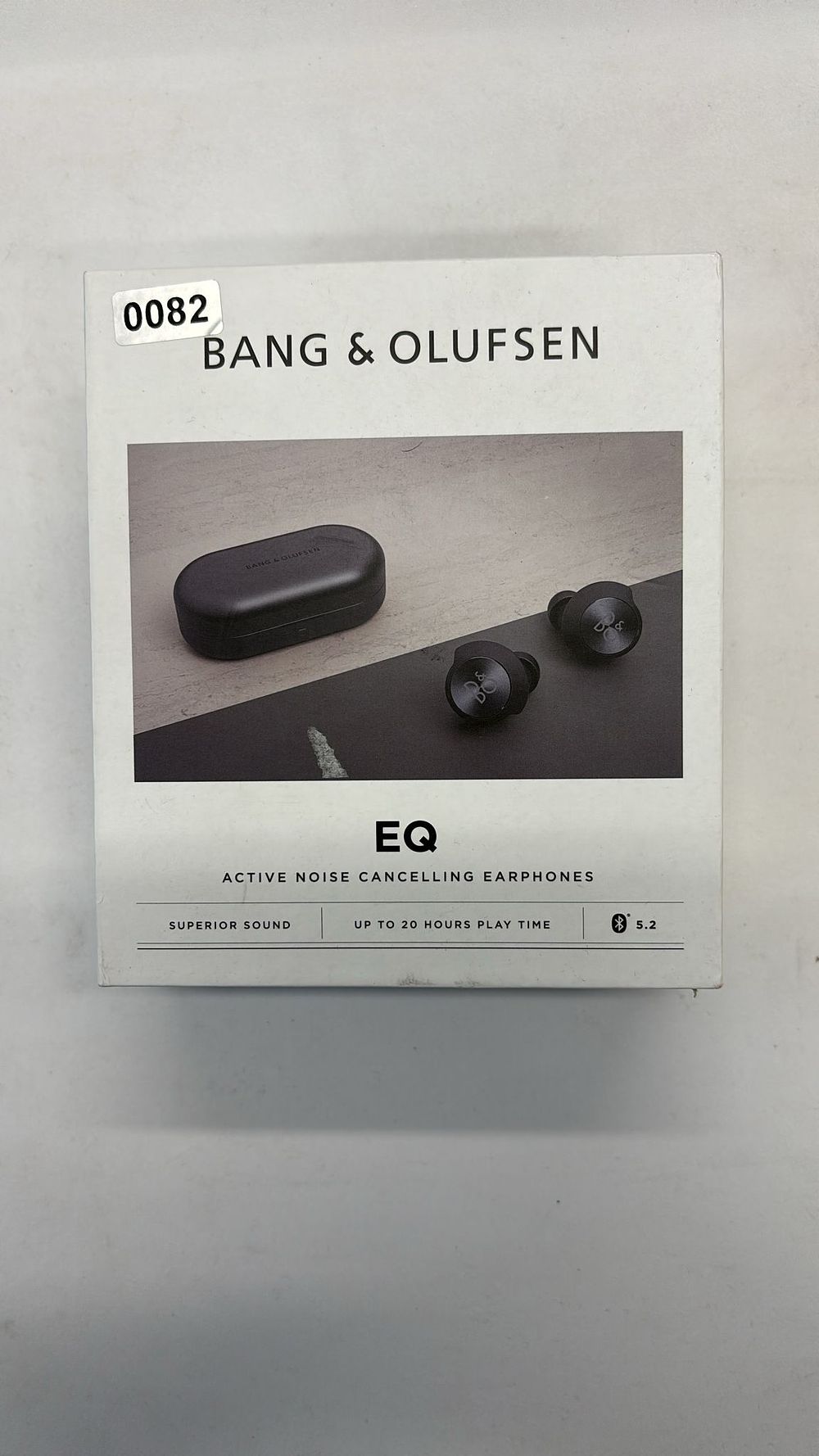 Lot 352: Lot 82 - Bang & Olufsen earphones