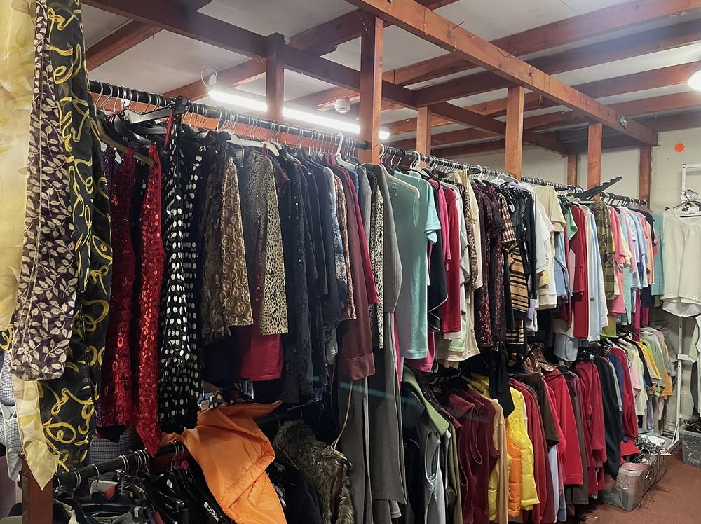 Lot 368: CLOSING DOWN WHOLESALE 10KG MIXED CLOTHES / MENS...
