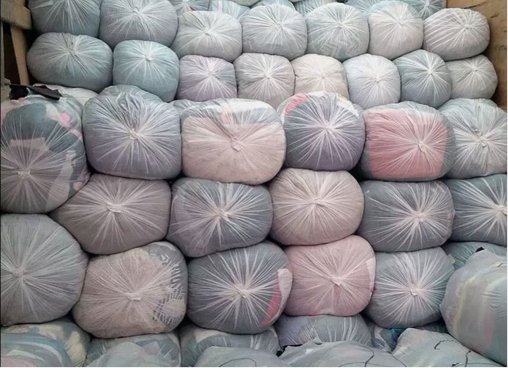 Lot 369: CLOSING DOWN WHOLESALE 10KG MIXED CLOTHES / MENS...