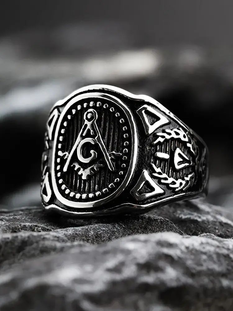 Lot 190: Vintage Stainless Steel Punk Style Ring Domineering Men's Masonic AG Ring