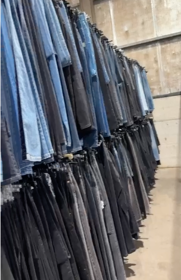 Lot 181: Topshop & Dorothy Perkins Women’s Jeans – Mixed Styles & Sizes – Clearance Bundles