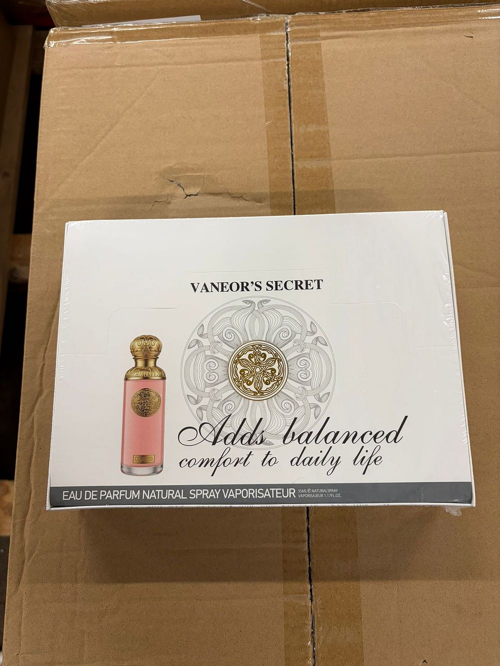 Lot 238: Vaneor’s Secret Eau De Parfum 35ml Gift Set – 20 Piece Box – Premium White Edition