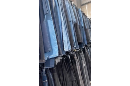 Lot 300: Topshop & Dorothy Perkins Womens Jeans Mixed Styles & Sizes Clearance Bundles