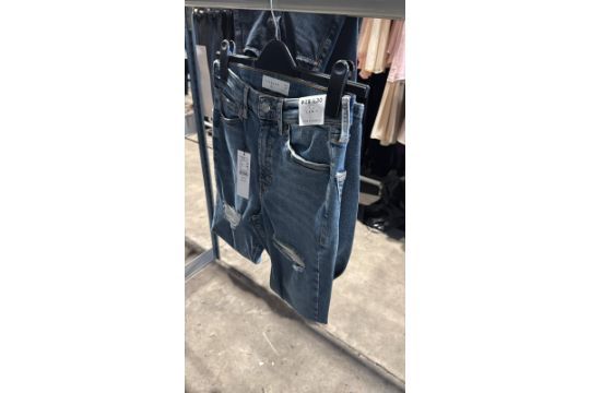 Lot 319: Topshop & Dorothy Perkins Womens Jeans Mixed Styles & Sizes Clearance Bundles
