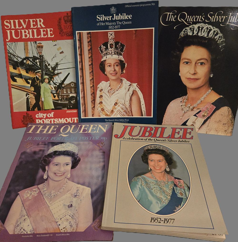 Lot 1264: A selection of memorabilia of Queen Elizabeth II’s Diamond Jubilee to include a pictorial souvenir p