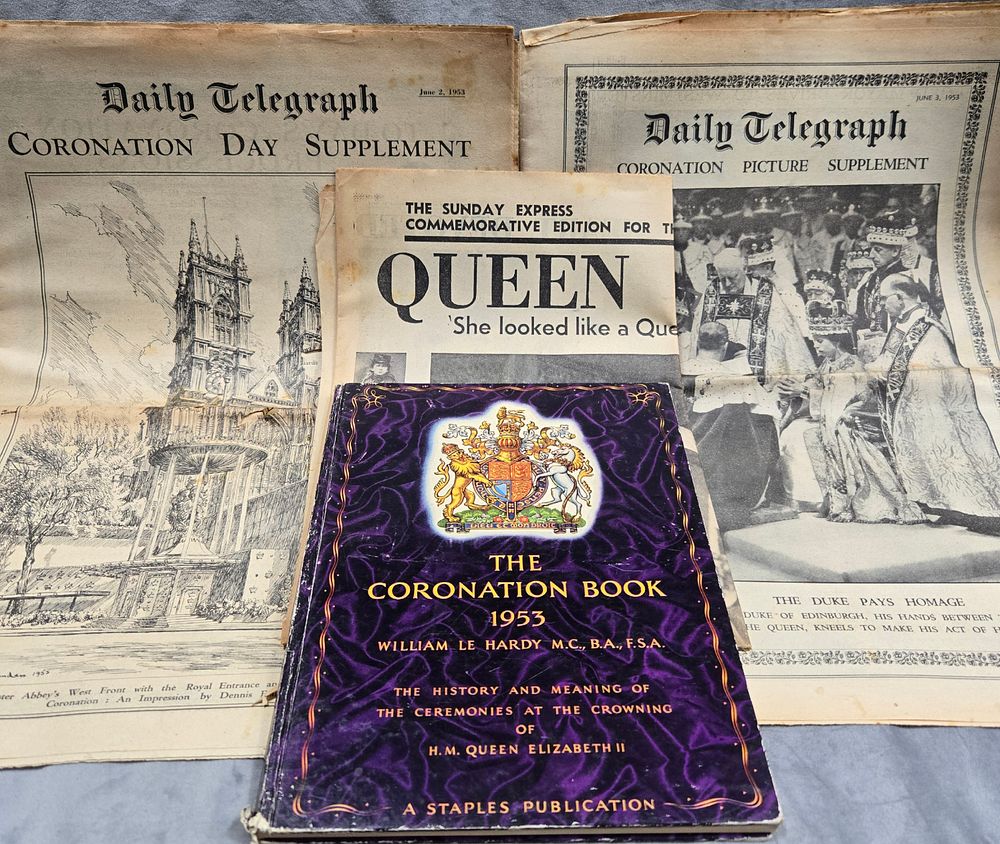 Lot 1293: Coronation souvenirs - wedding day of Queen Elizabeth II