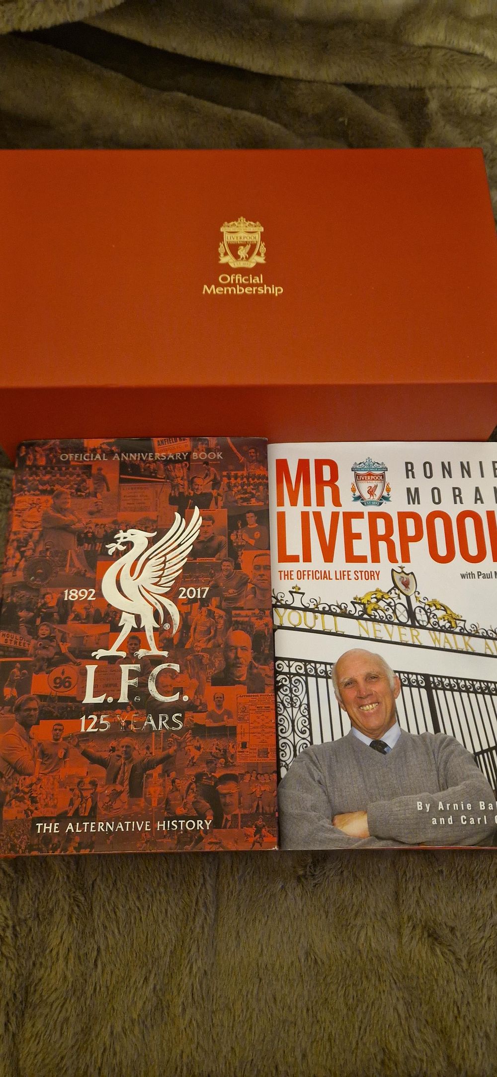 Lot 1332: Liverpool FC commemorative gift set.