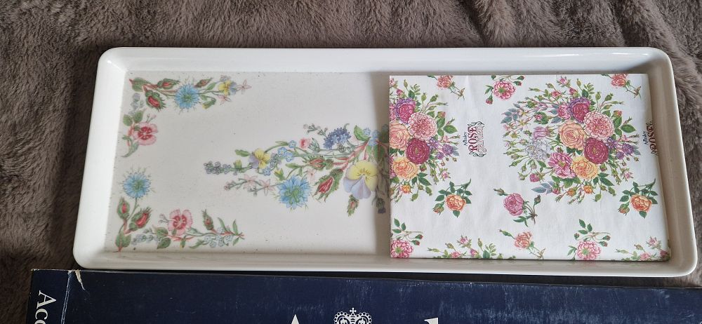 Lot 1362: Aynsley ""Wild Tudor"" collection.