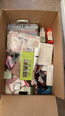 Viral Trending Cosmetics & Beauty Mystery Box – 100–150 Mixed Items – Ideal for TikTok & 