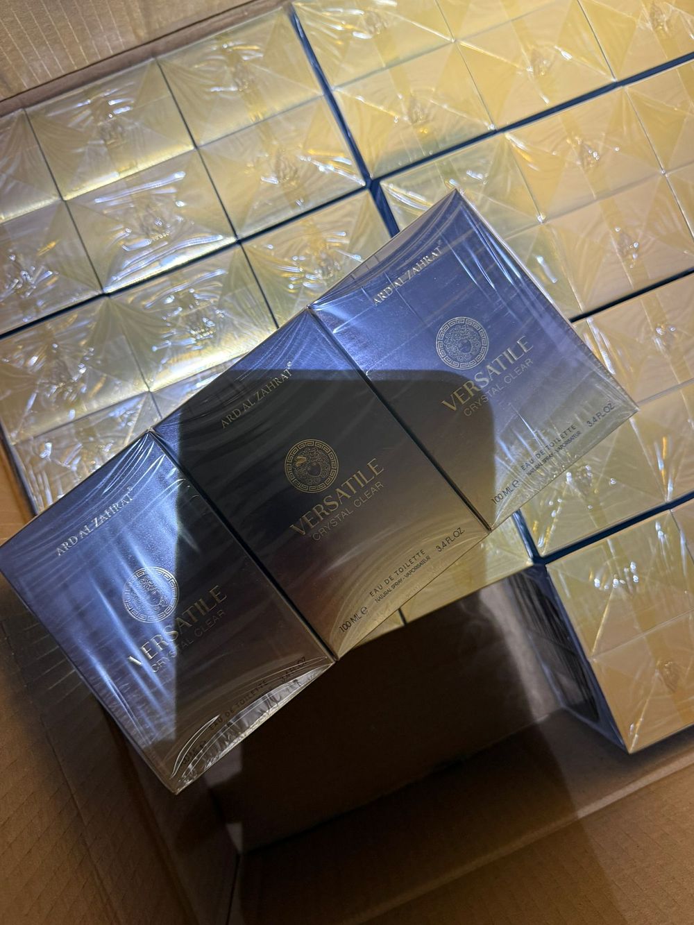 Lot 16: Versatile Crystal Clear (Bulk Quantity Close-Up)