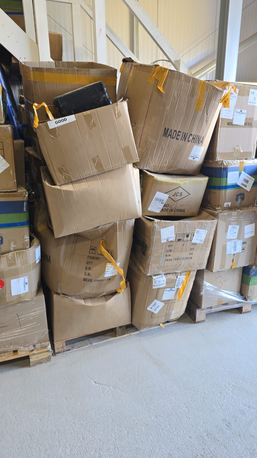 Lot 35: Full Pallet of Mixed Stock Ideal for TikTok & Whatnot Sellers Est. £10,000+Description: