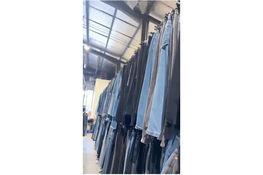 Lot 112: 20 x Mystery Clearance Bundles Mixed Designer & High-Street Jeans Mens & Womens Styles