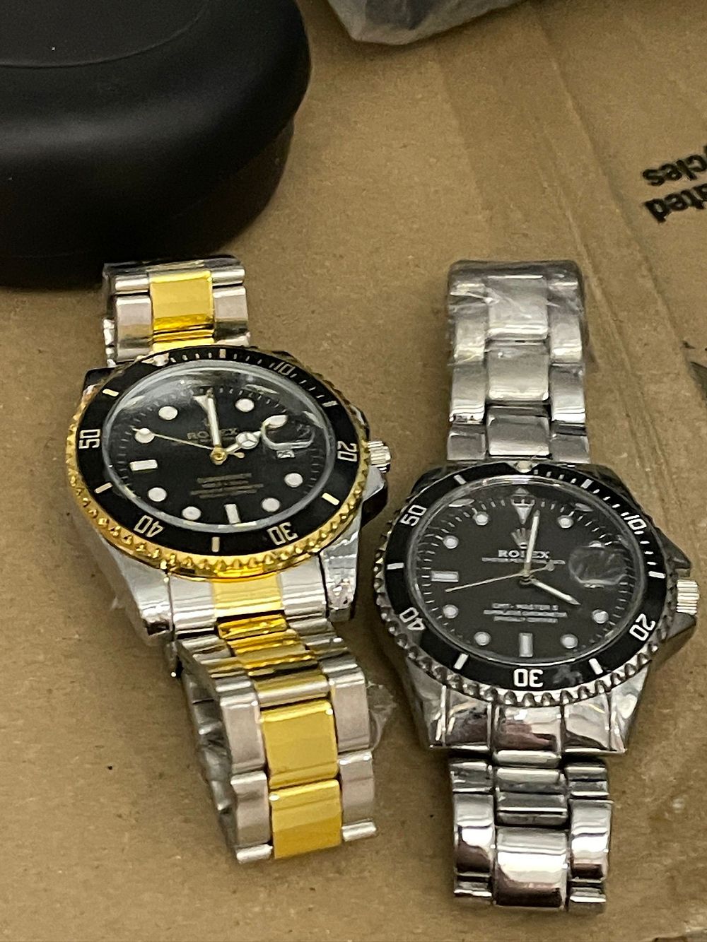 Lot 20: Men's 2 divers Watches Uncollected Storage Clearance Lot - Disposable Unit B11(Manchester)