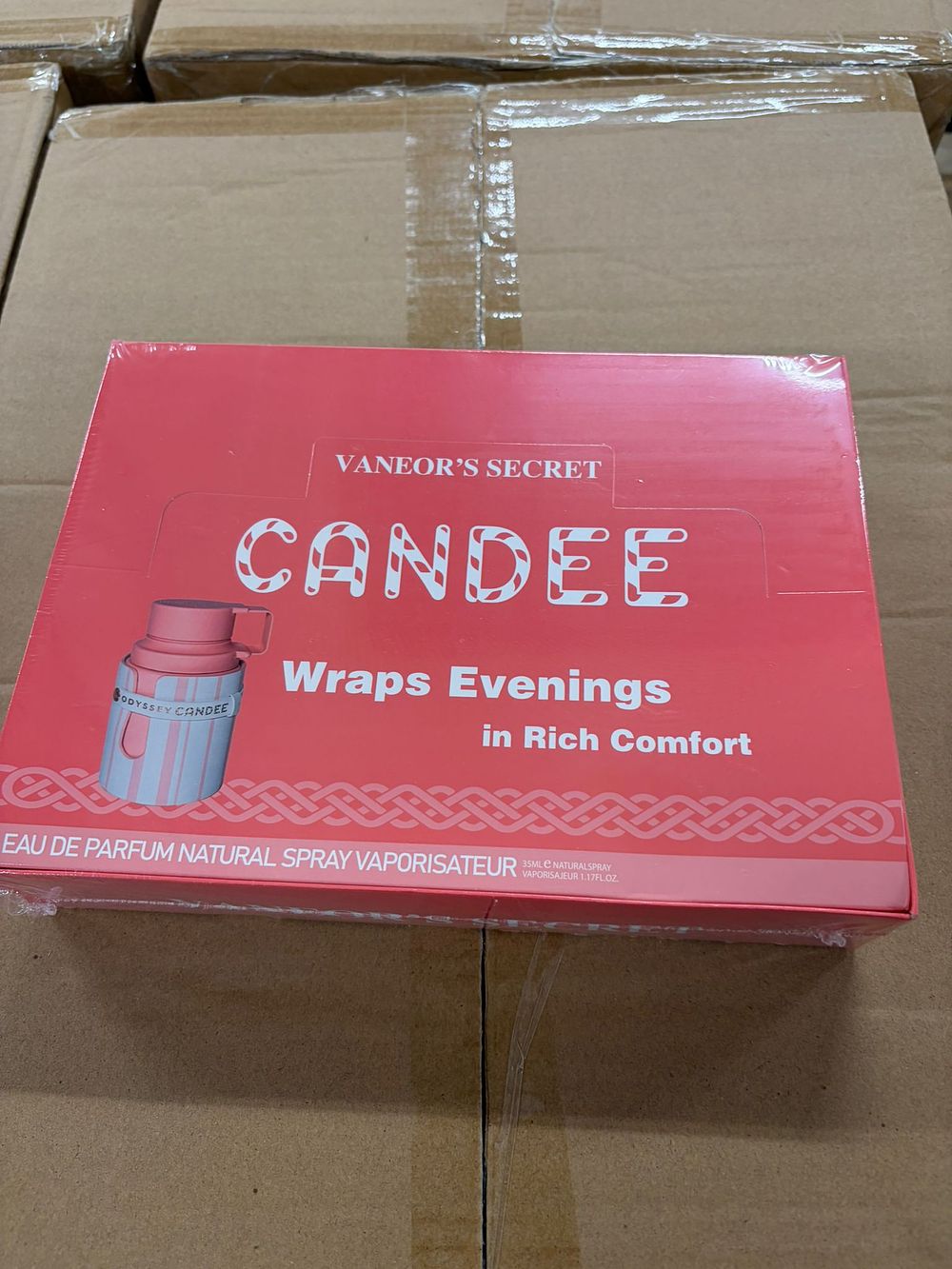 Lot 141: Vaneors Secret Candee Eau De Parfum 35ml Gift Set 20 Piece Box Wholesale