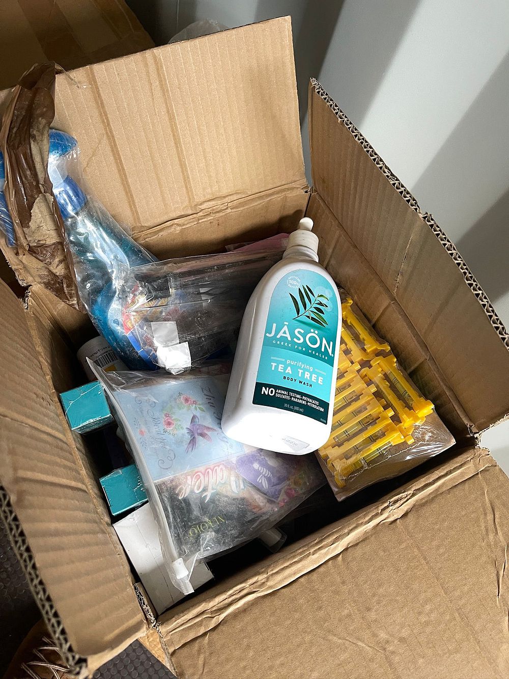 Lot 188: 100x Mixed Cosmetics & Beauty Returns Box - Assorted Clearance, Overstock & Returns Description: