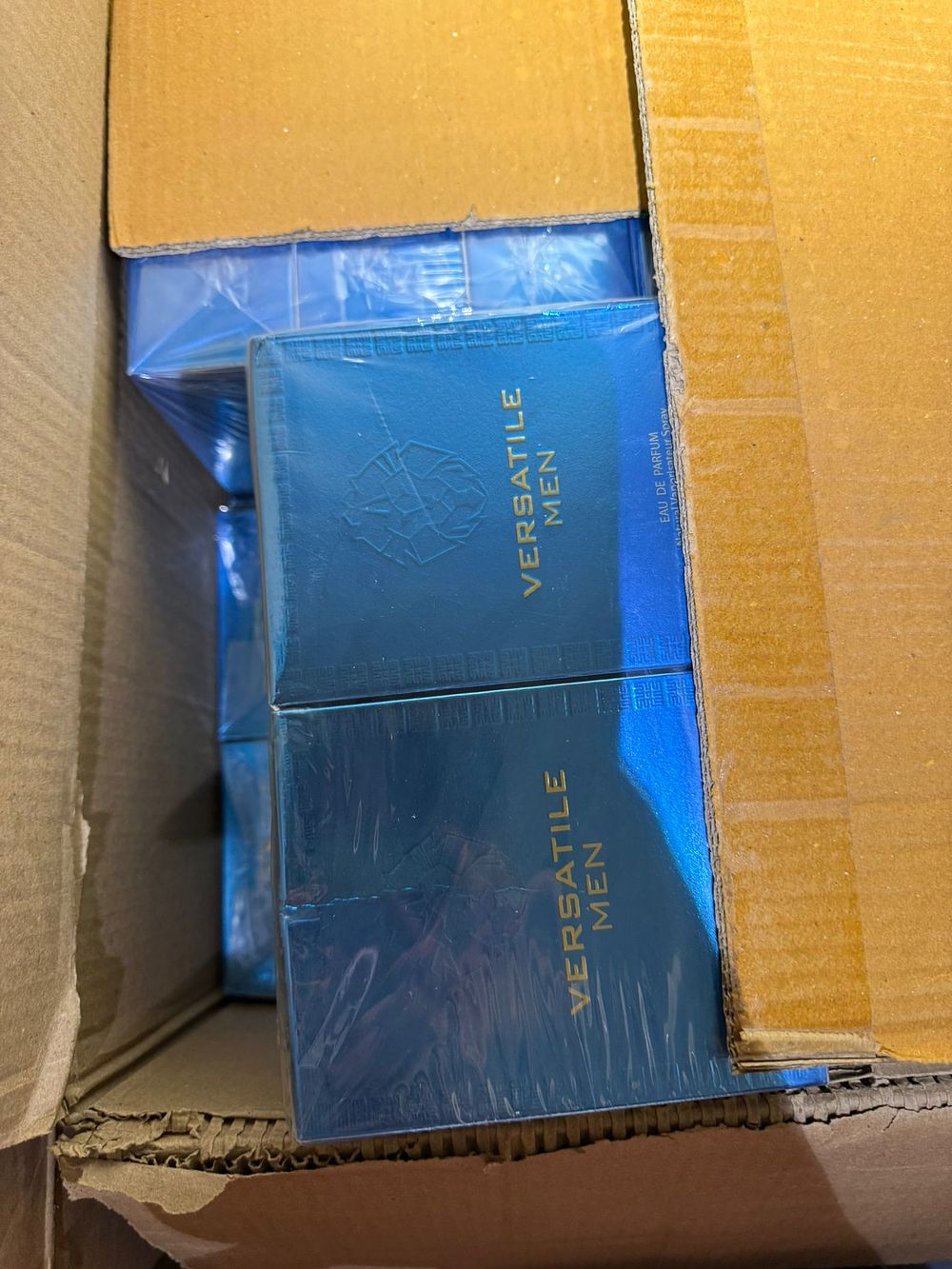 Lot 417: Versatile Men Eau De Parfum (Bulk Carton)