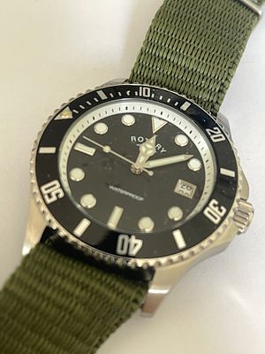 Rotary Stainless Steel Quartz Diver Style Wristwatch. A new Rotary diver style wristwatch 