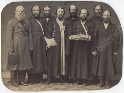 Типы. Делегация купцов, подносящих хлеб-соль. Неизвестный фотограф. 1860-е гг. Размер - 12х16 см.