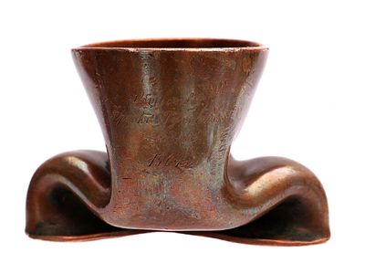 РИФ. Памятная пепельница. Гравированная надпись: &laquo;Общество франко-русских заводов. 1904 г.&raquo;. На 