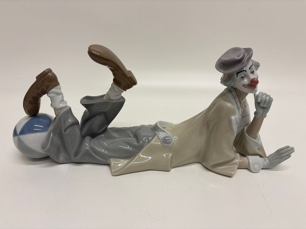 The Auction House North Shields Ltd | Auction 7 | Lladro & Royal DoultonlWorcester Figurine Sale - Saturday 11th April