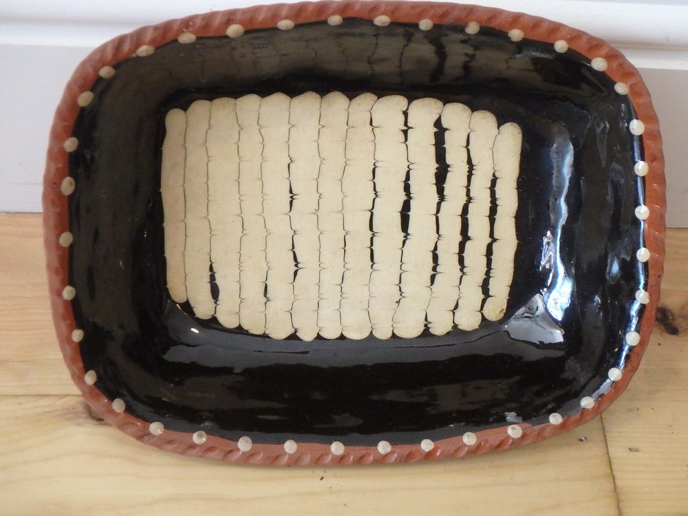 Lot 25: Vintage Studio Pottery mark to base