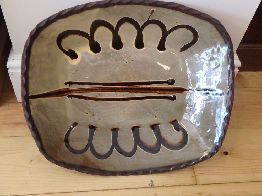 Lot 26: Large Rasy Finch Winchcombe Earthenware Dish Trailed Slip...