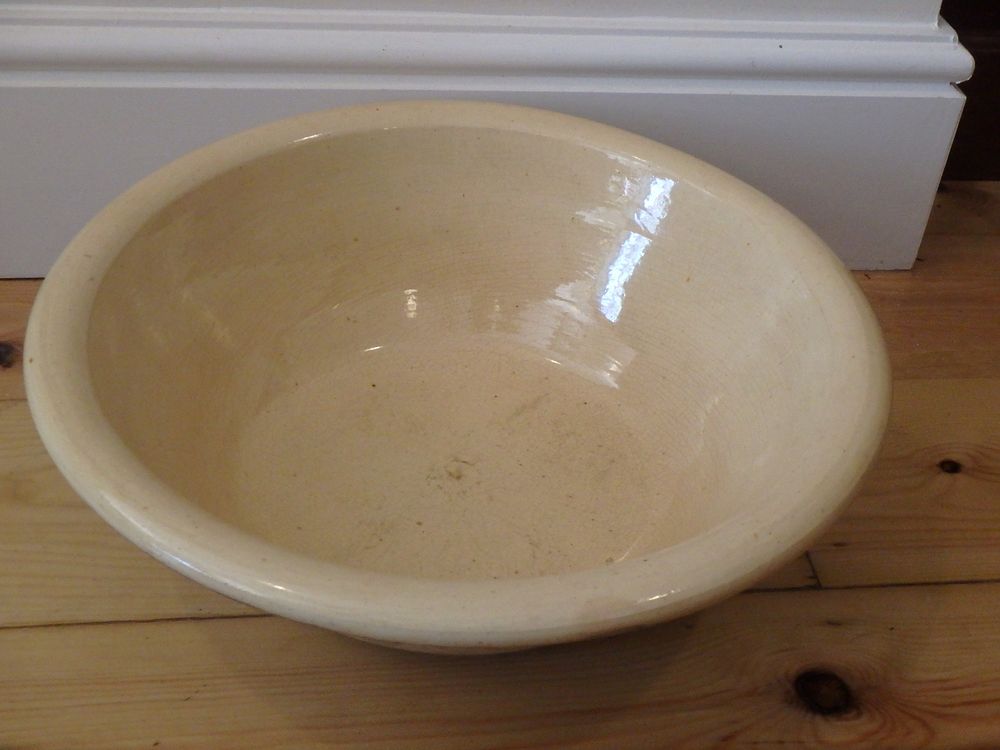 Lot 31: Medium Sized Diary Bowl