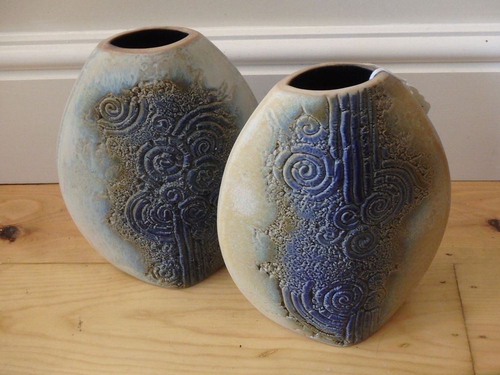 Lot 41: Lovely set of Temmoku Pottery in Blue