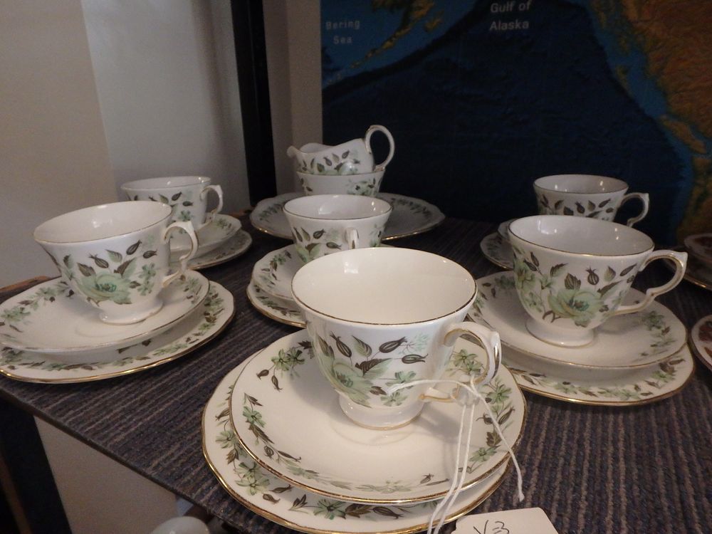Lot 51: Rare Court China Tea Set (William Lower) 26...