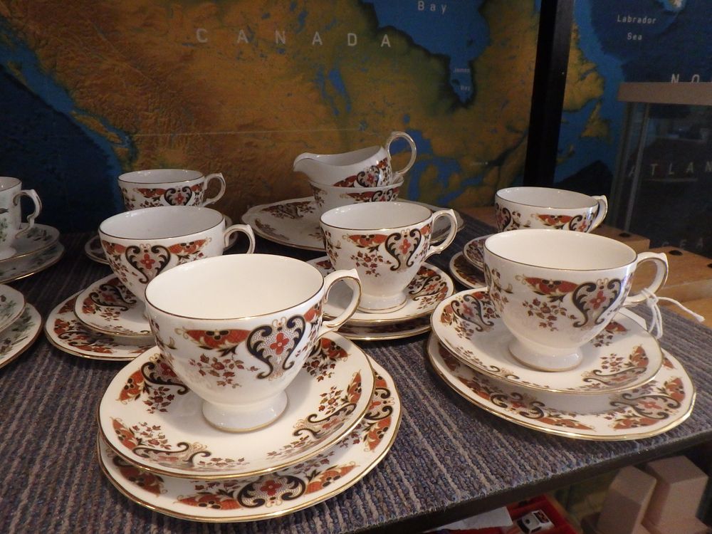 Lot 53: 21 Piece Tea Set Colclough Bone China