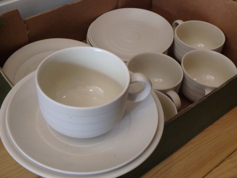 Lot 57: Lovley Hornsea Pottery Tea set 17 Pieces