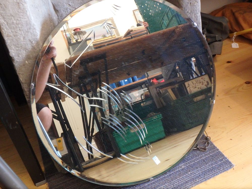 Lot 511: Vintage Bevelled Edged Circular mirror