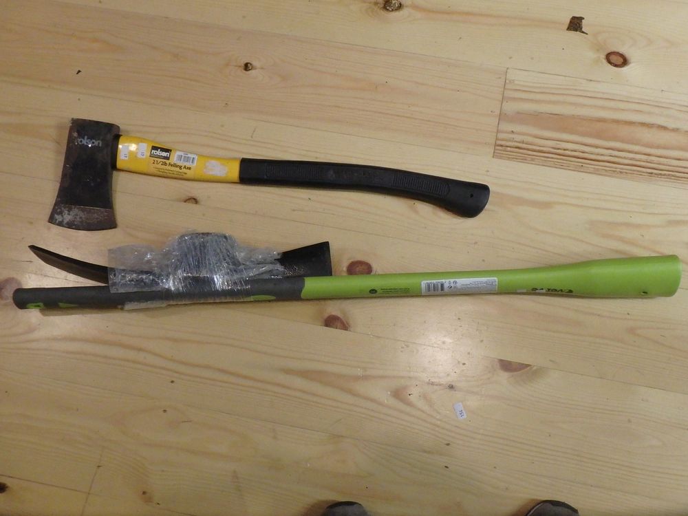 Lot 520: Rolson Axe & Pickaxe