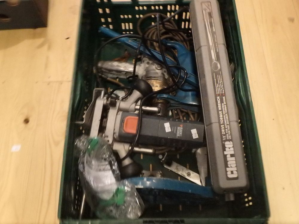 Lot 529: Box of Tools Router etc