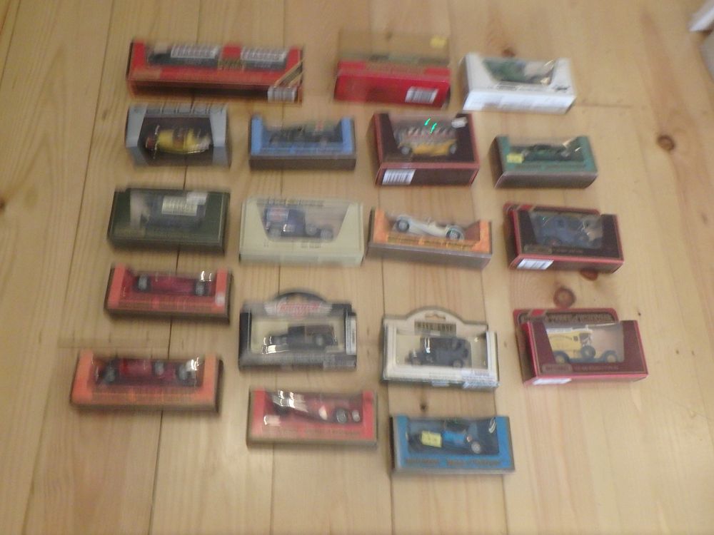 Lot 542: 18 Matchbox models of Yesteryears