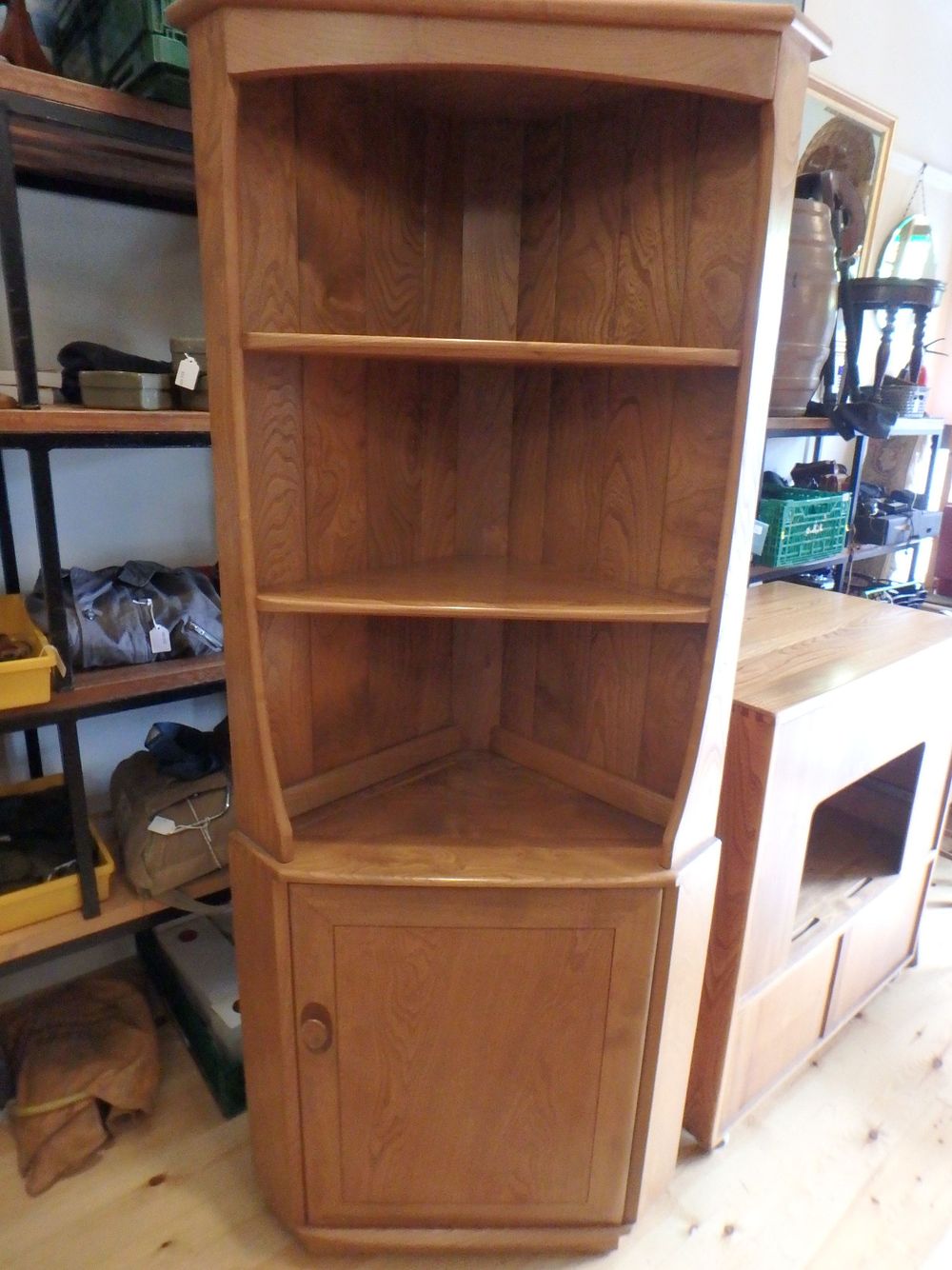 Lot 563: Mid-Century Ercol Windsor Corner Unit