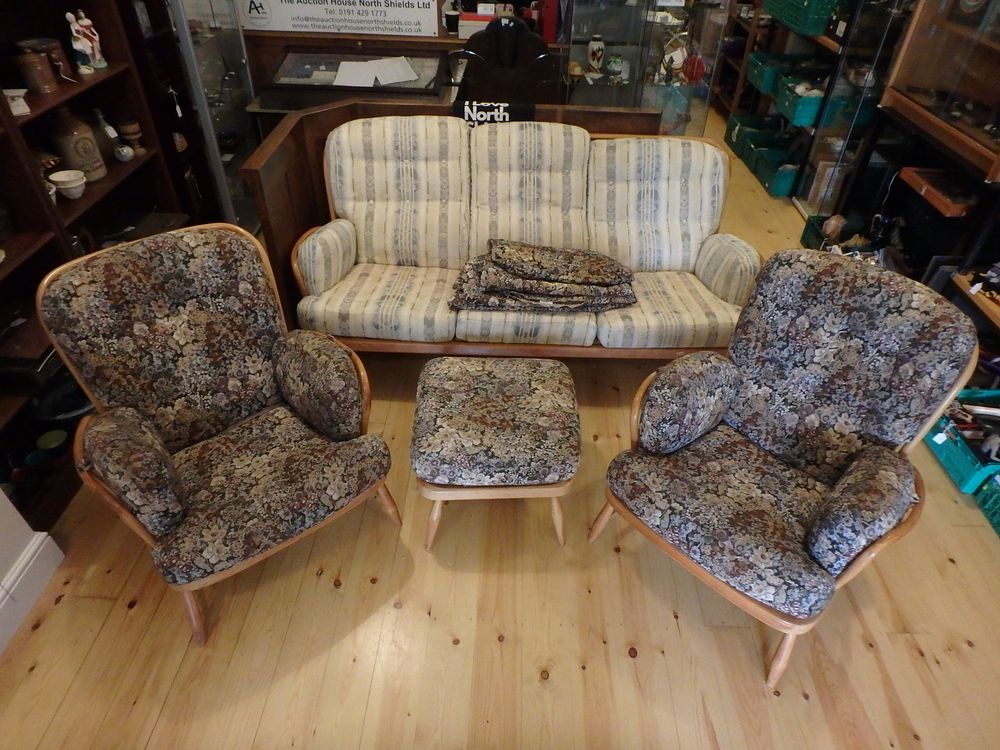 Lot 564: Mid-Century Ercol 3 piece suite