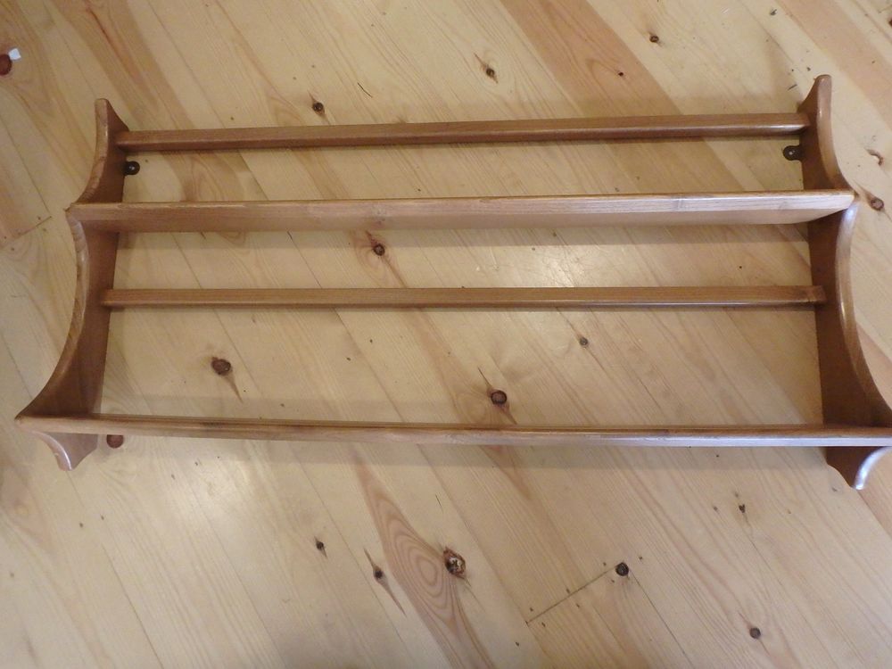 Lot 566: Mid-Century Ercol Plate Rack