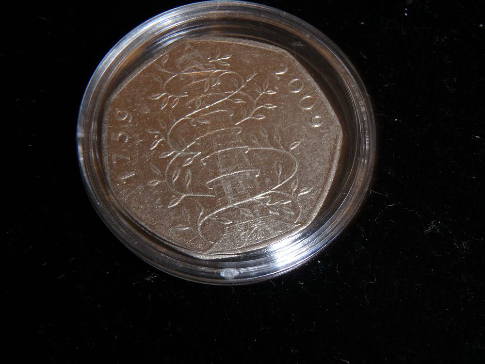 Lot 76: Rare 1 x 50p Kew Gardens Coin DD...