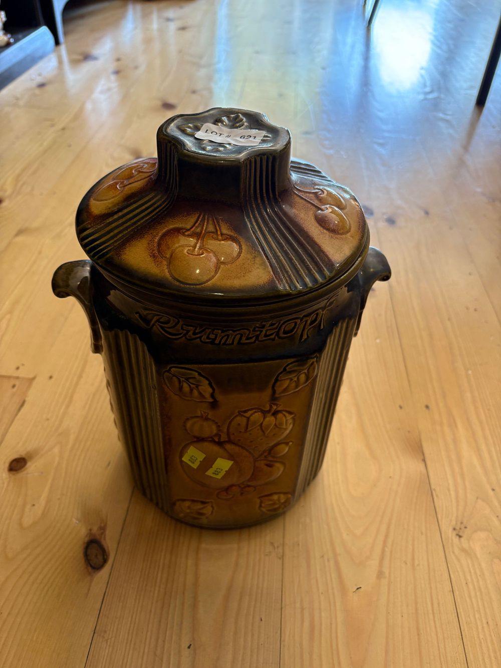 Lot 621: Large Romtof West German biscuit barrel no 828-31