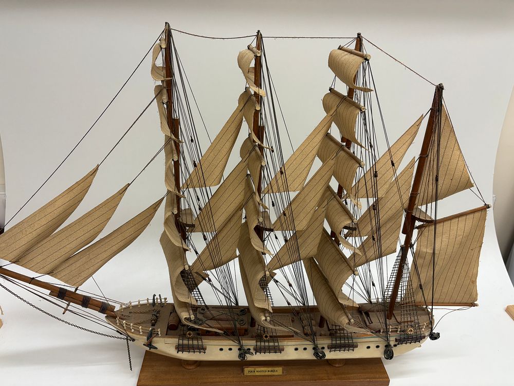 Lot 474: A Siglo XIX Clipper Model of a Four-Masted Barque