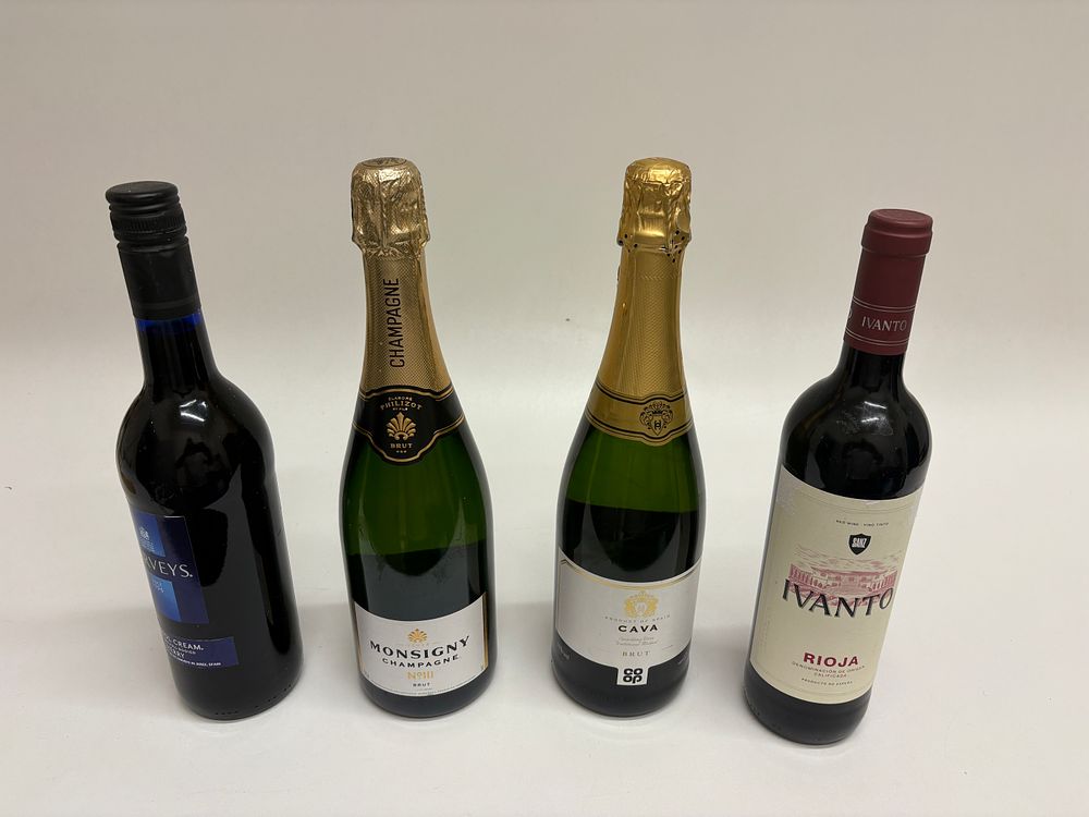 Lot 475: A Collection of Four Bottles of Contemporary Wine and Spirits, 75cl each