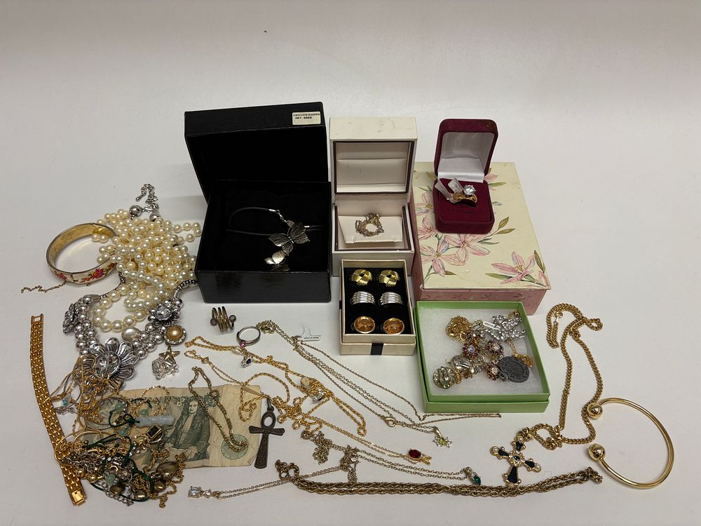 Lot 514: A Collection of Gold-Tone and Silver-Tone Costume Jewelry