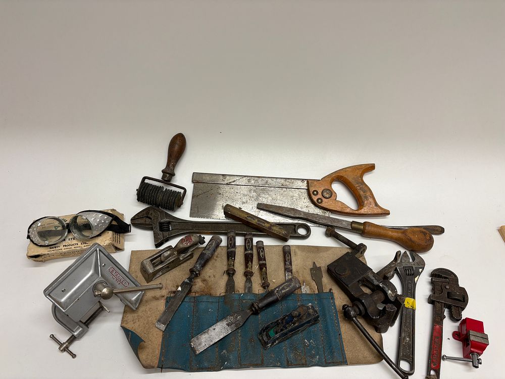 Lot 518: A Collection of Vintage Hand Tools and Assorted Storage