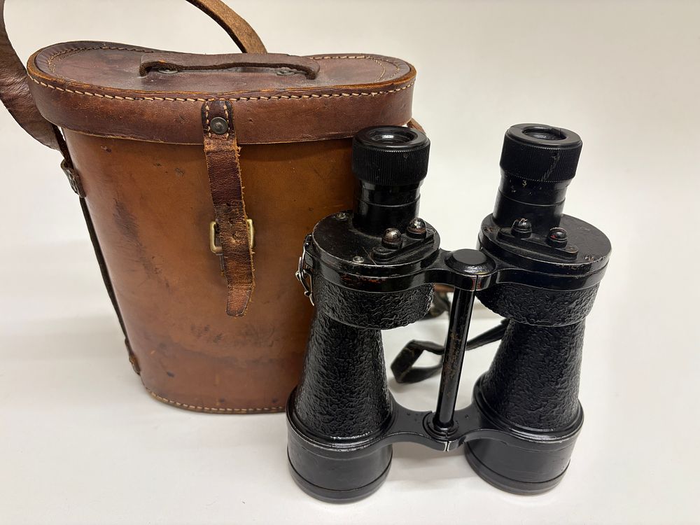 Lot 526: A Pair of Ross Military Bino Prism No. 5 Mk II Binoculars with Mk1 Carrying Case