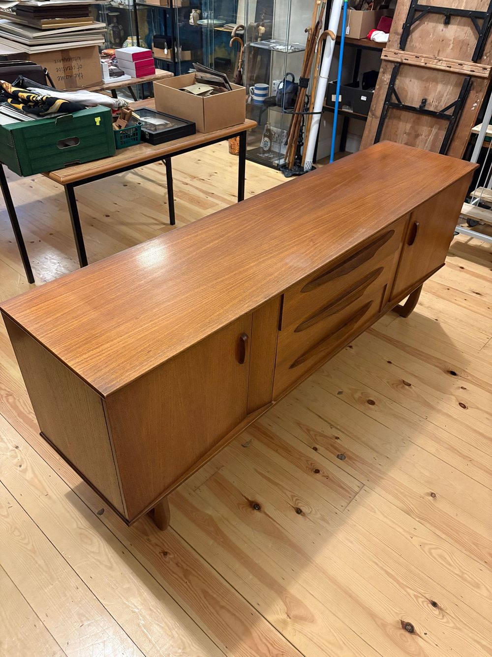 Lot 561: A Mid-Century Modern Teak Sideboard