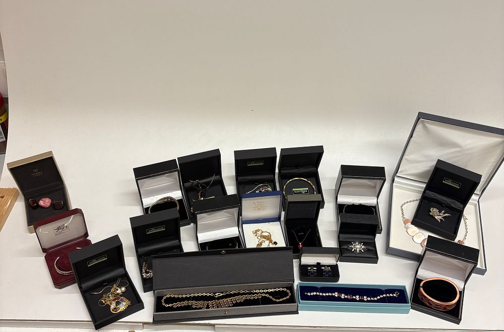 Lot 568: A Large Collection of Costume and Fashion Jewelry in Presentation Boxes