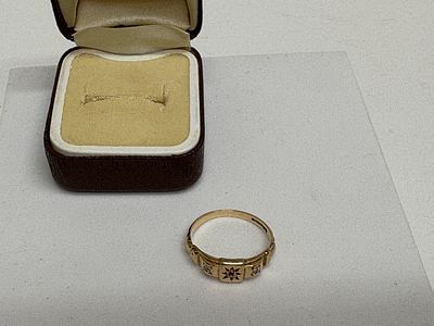 9ct gold Victorian style 3 stone ruby and diamond ring 
2.27g