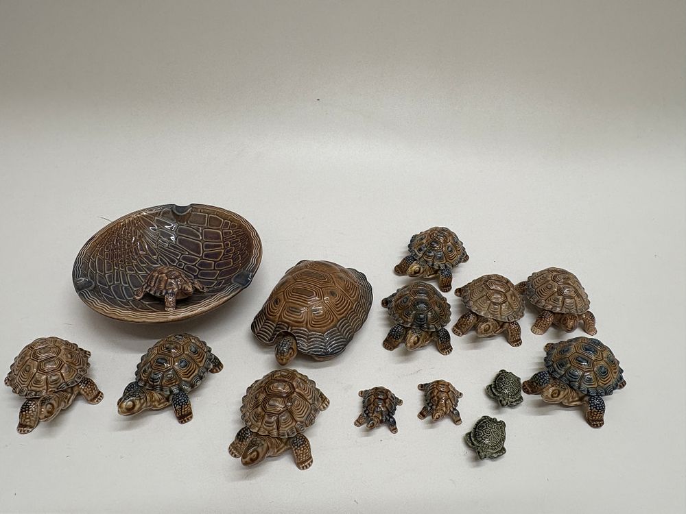Lot 595: A Wade Porcelain Glazed Ceramic Turtle Dish and a Collection of Glazed Ceramic Turtle and Tortoise Figurines