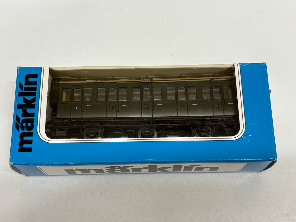 Lot 622: Märklin H0 4206 First Class Passenger Compartment Car
